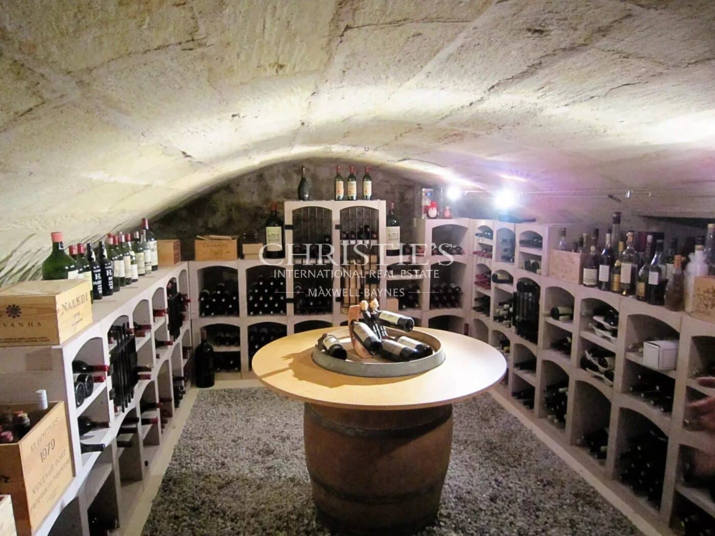 Très beau domaine viticole - satellite de Saint-Emilion avec luxueux Château