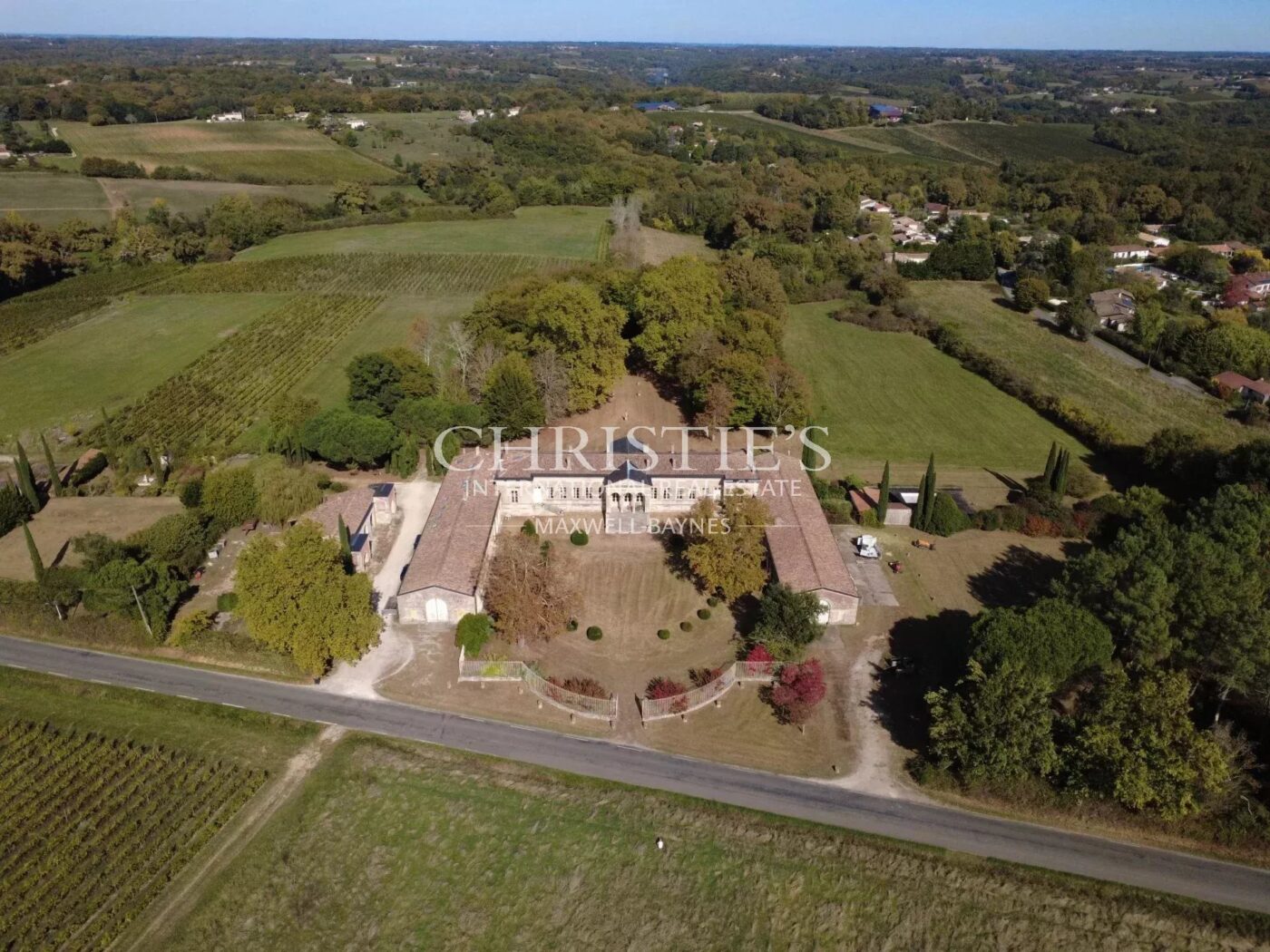 Domaine historique au cœur de l’Entre-Deux-Mers – un trésor du patrimoine bordelais à redécouvrir
