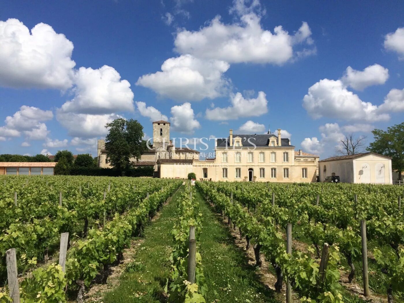 Attractive hobby vineyard estate for sale with 1 ha AOC Médoc