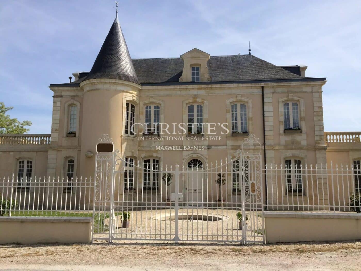 Beau Château à vendre avec 1 ha en AOC Médoc