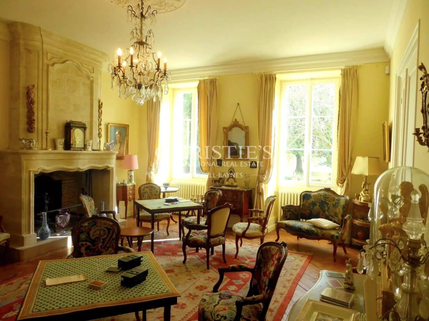 Propriété viticole de caractère en position dominante avec piscine