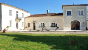 A vendre belle propriété viticole de 28 ha environ au Sud de Bordeaux