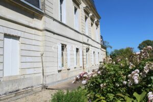 Historic château and vineyard estate on the outskirts of Saint-Émilion with exceptional terroir