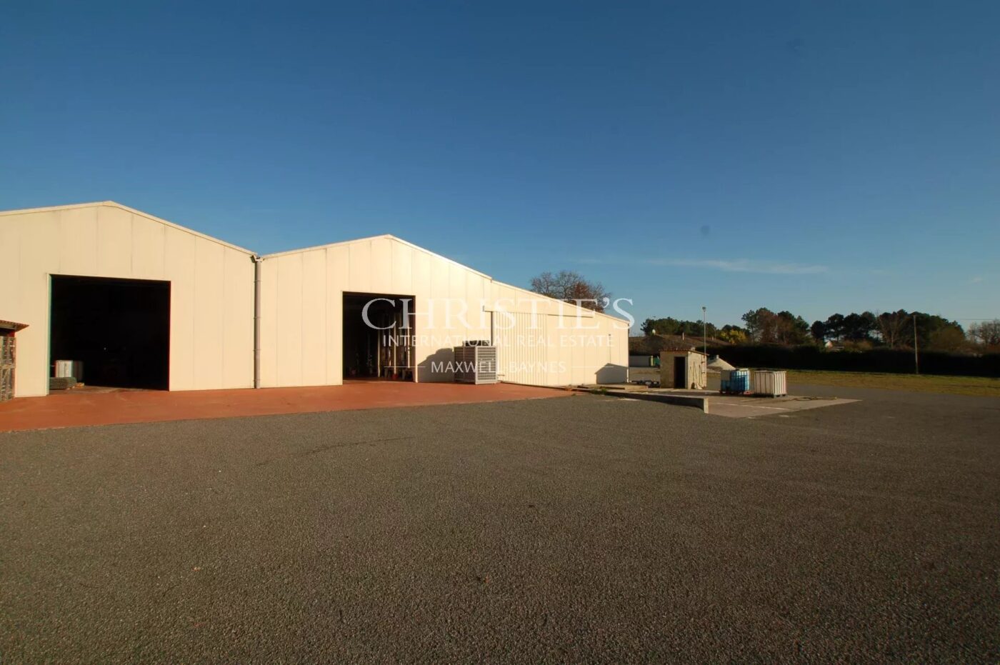 Vineyard estate in excellent condition with efficient winery