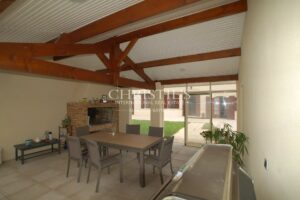 条件优越的葡萄酒庄园和高效的酿酒厂