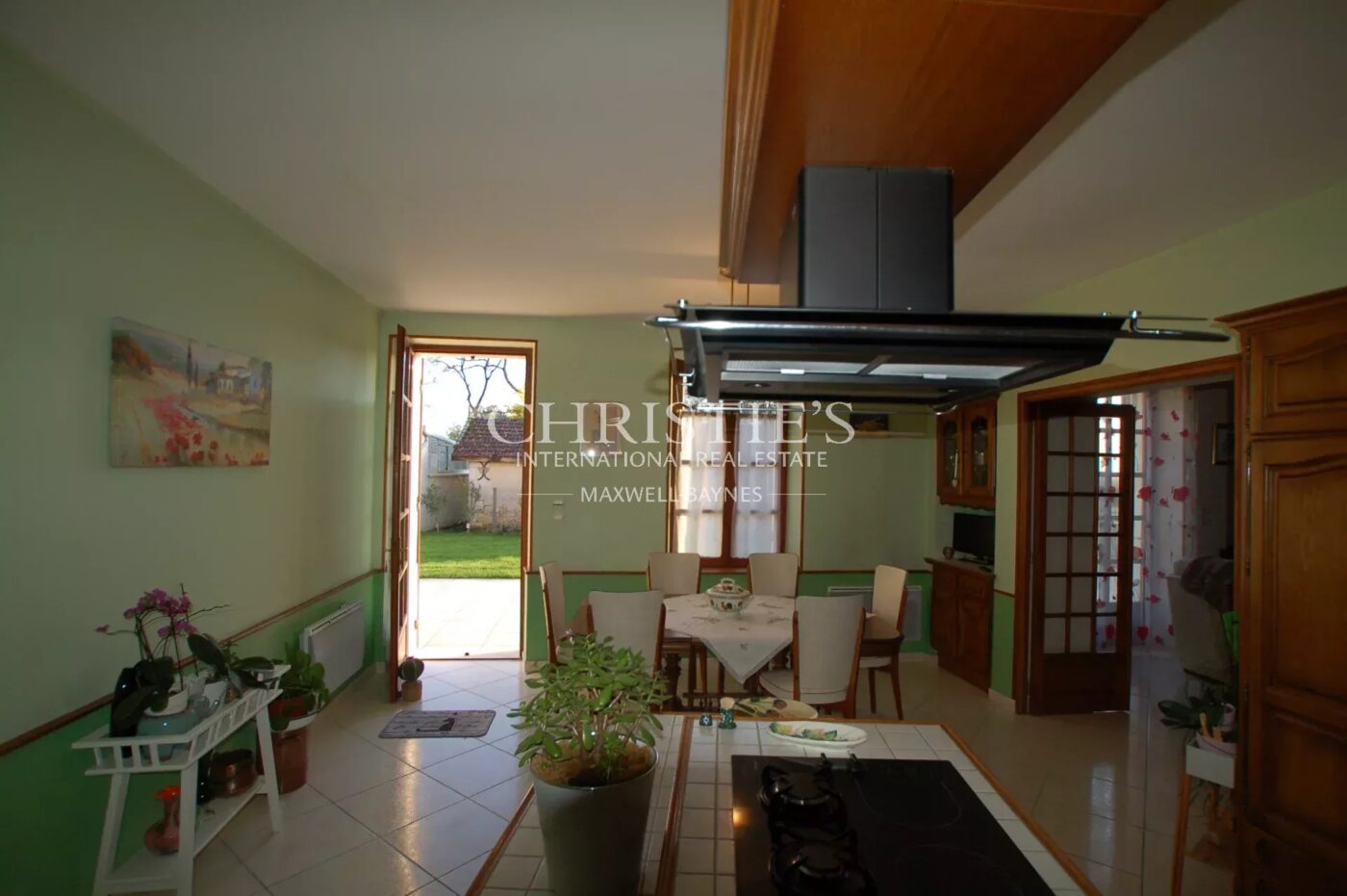 Vineyard estate in excellent condition with efficient winery