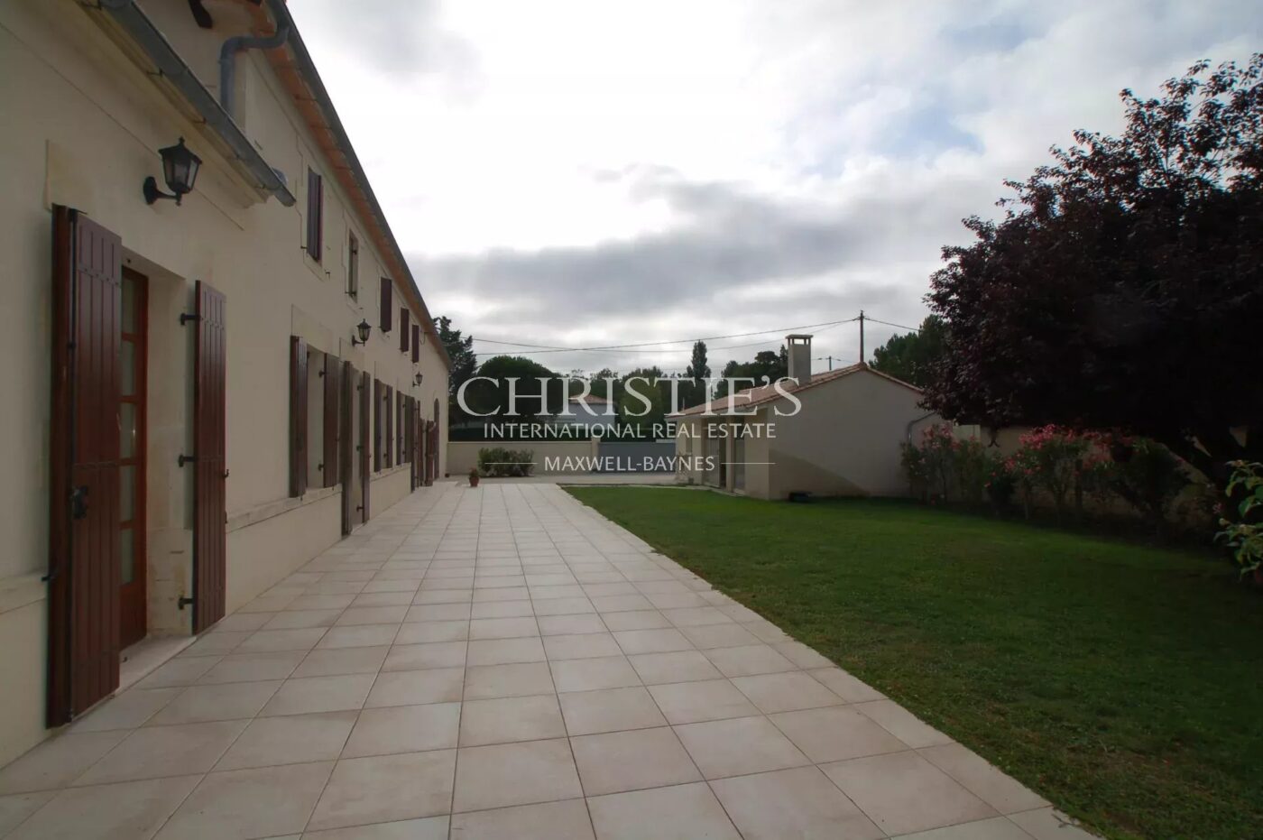 Vineyard estate in excellent condition with efficient winery