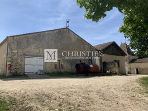 For sale, at Sainte Foy la Grande, Wine estate of character of 92ha in organic conversion, AOC Bordeaux
