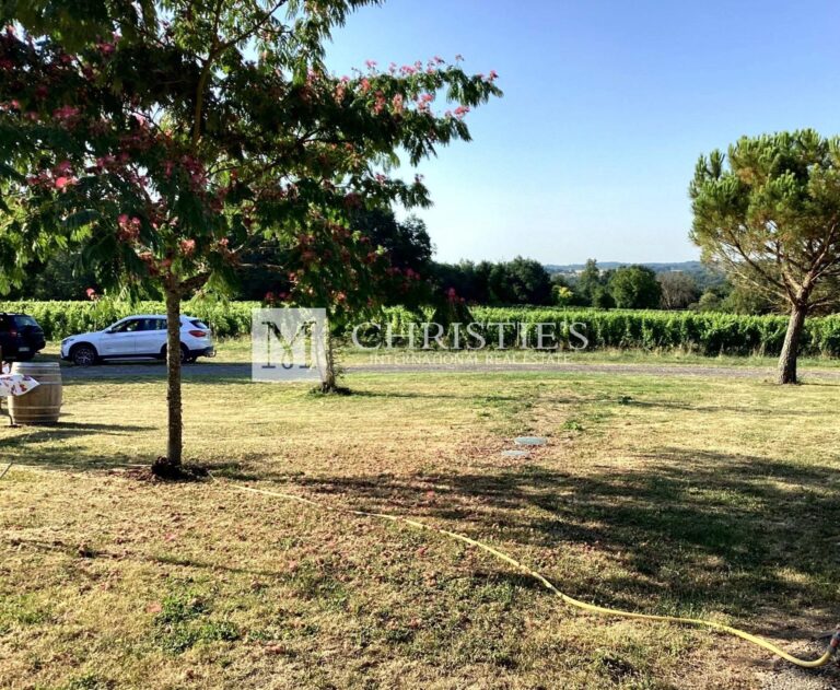 For sale at Monbazillac,  nice organic vineyard estate of 7ha97