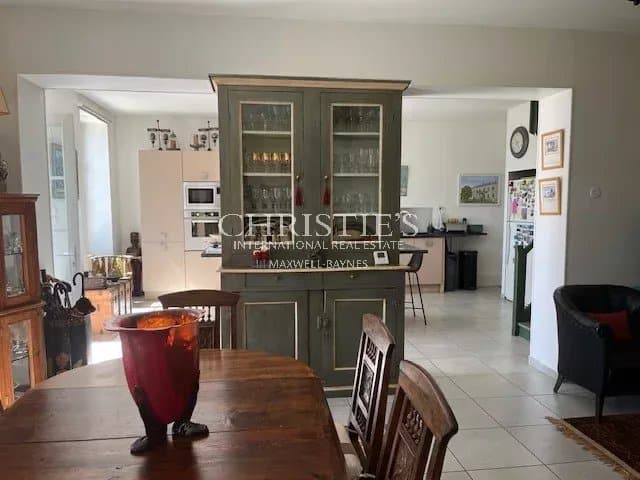 Vineyard estate for sale set in a beautiful environment with Gite