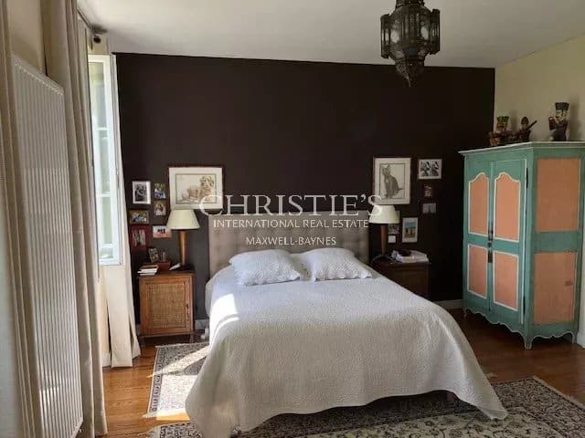 Vineyard estate for sale set in a beautiful environment with Gite