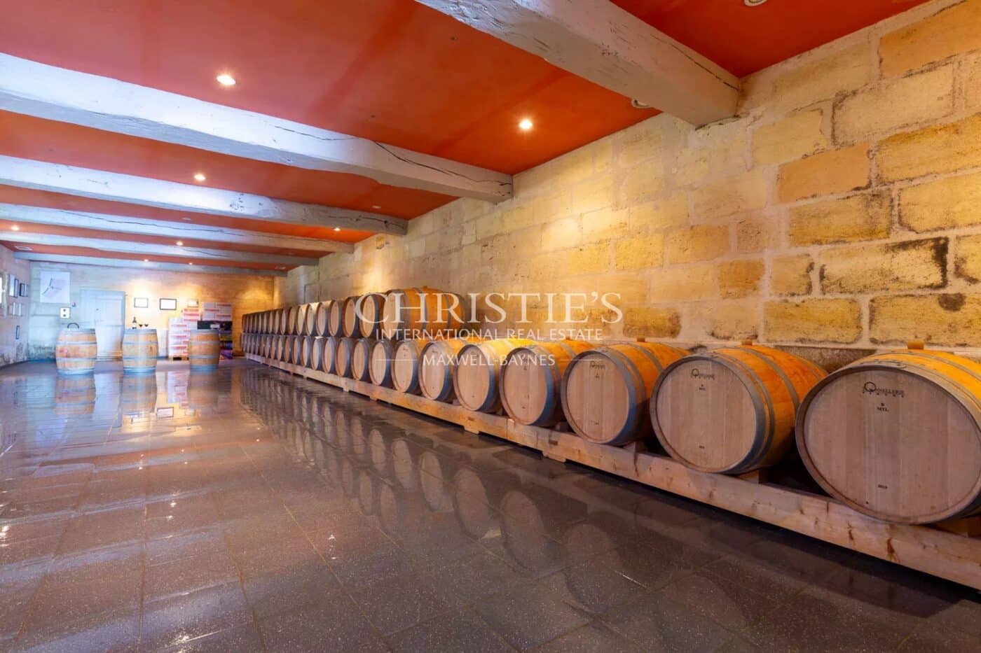 A vendre rare et magnifique domaine viticole sur les rives de la Dordogne près de Saint-Emilion