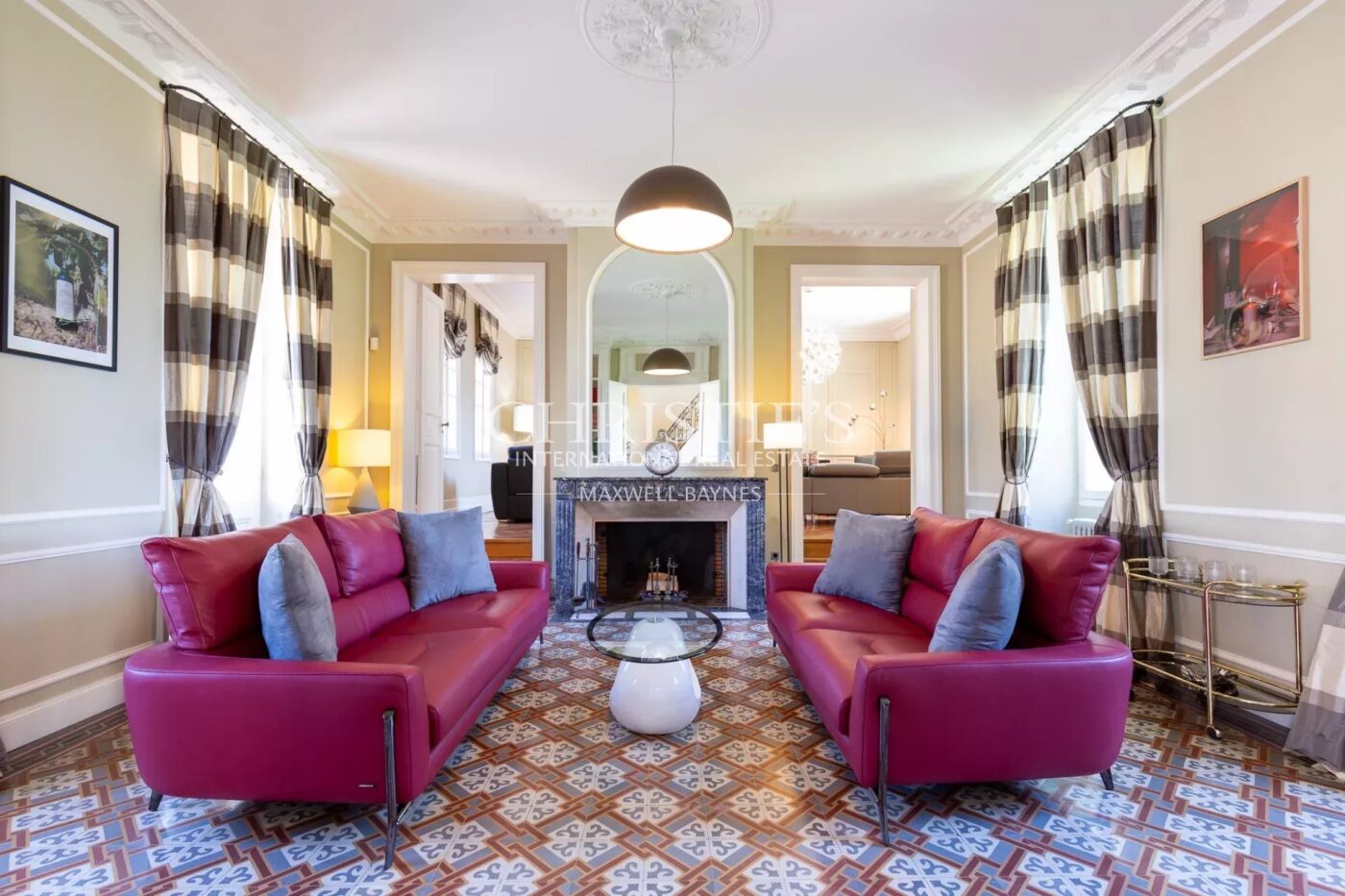 For sale rare and beautiful lifestyle vineyard estate on the banks of the Dordogne River close to Saint-Emilion