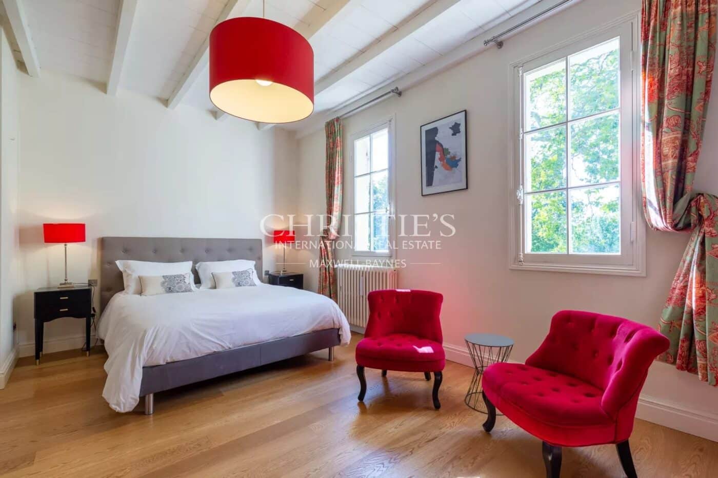 A vendre rare et magnifique domaine viticole sur les rives de la Dordogne près de Saint-Emilion