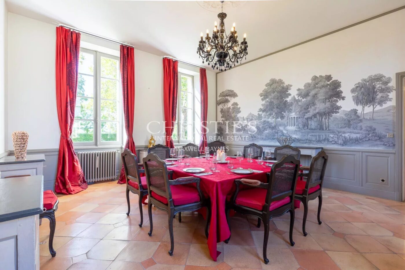 A vendre rare et magnifique domaine viticole sur les rives de la Dordogne près de Saint-Emilion