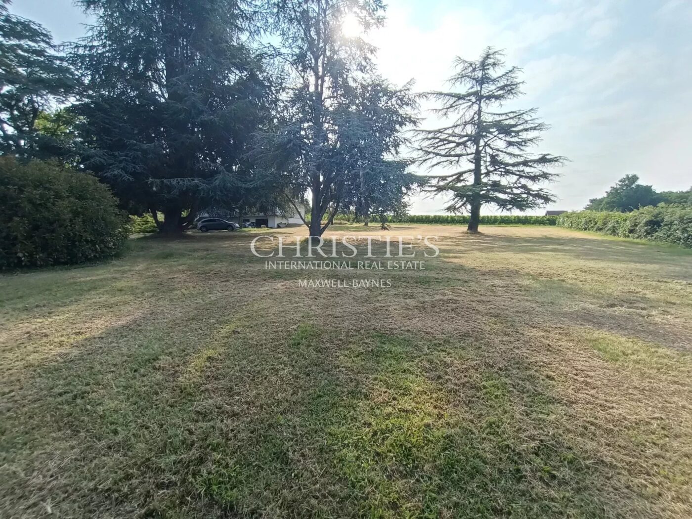 Petite propriété viticole de 6.86 hectares avec bâtiments d'exploitation en excellent état à vendre