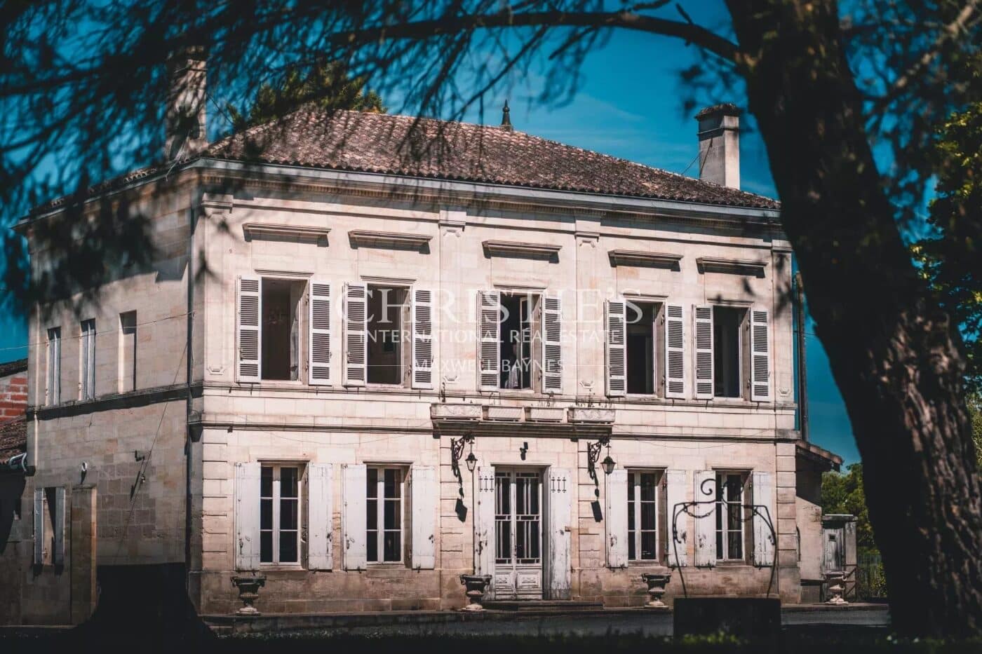 Domaine viticole avec une belle superficie, une demeure de charme et un gîte