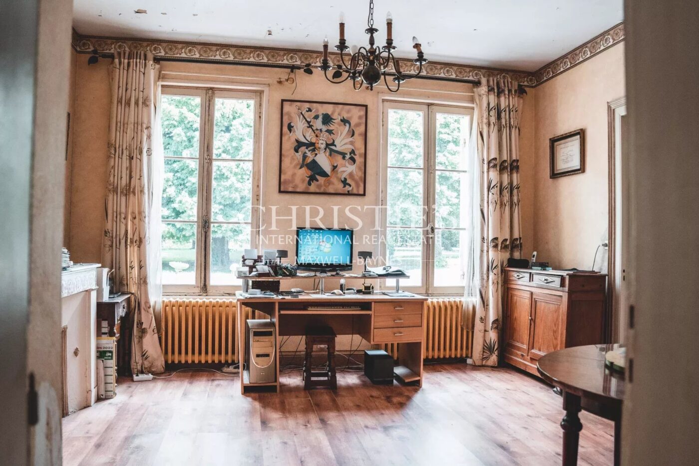 Domaine viticole avec une belle superficie, une demeure de charme et un gîte