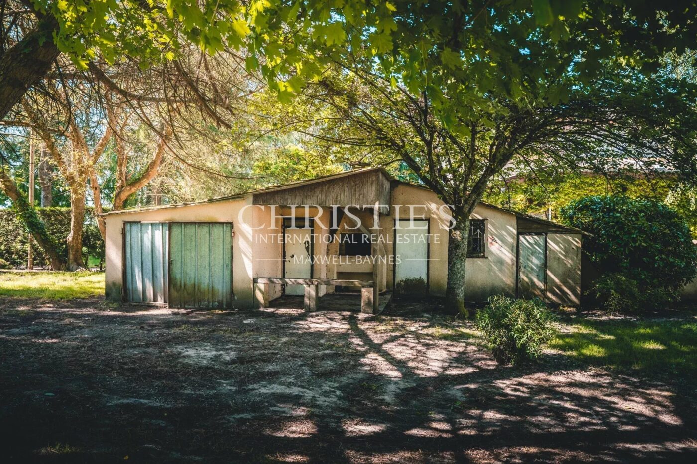 Domaine viticole avec une belle superficie, une demeure de charme et un gîte