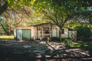 Domaine viticole avec une belle superficie, une demeure de charme et un gîte