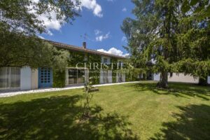 Attractive Cognac property for sale