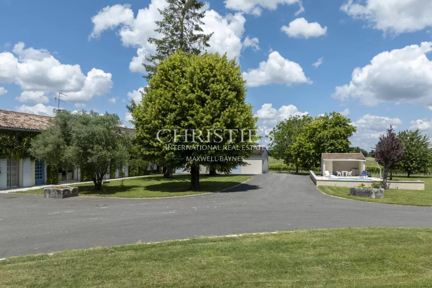 Attractive Cognac property for sale