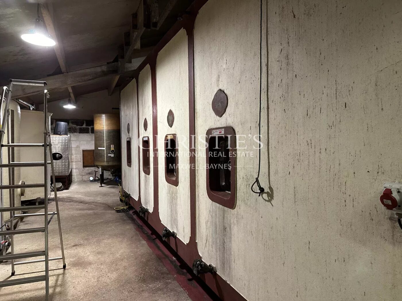 Domaine viticole au coeur de l'appellation Fronsac : Charme et Authenticité