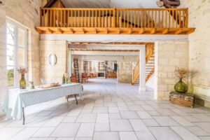 Sublime propriété viticole de 3.21 ha près de Bordeaux - Clé en main !