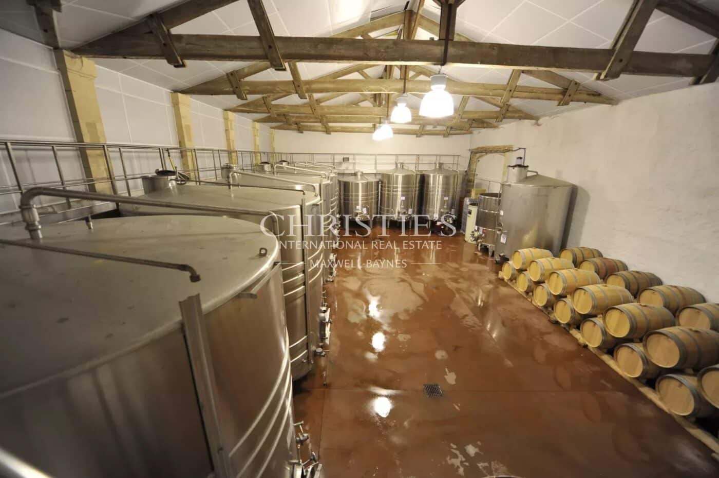 Charmante propriété viticole - 33 ha de terre - 19 ha de vigne en AB - magnifique site