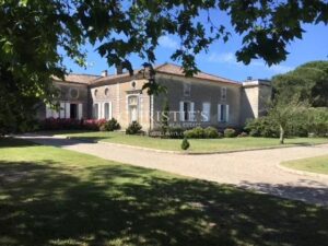 Charmante propriété viticole - 33 ha de terre - 19 ha de vigne en AB - magnifique site