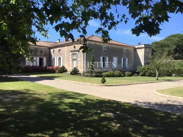 Charmante propriété viticole - 33 ha de terre - 19 ha de vigne en AB - magnifique site