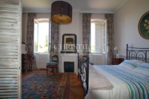 迷人的葡萄园——占地33公顷,其中19公顷为有机耕种的葡萄园——地点优美