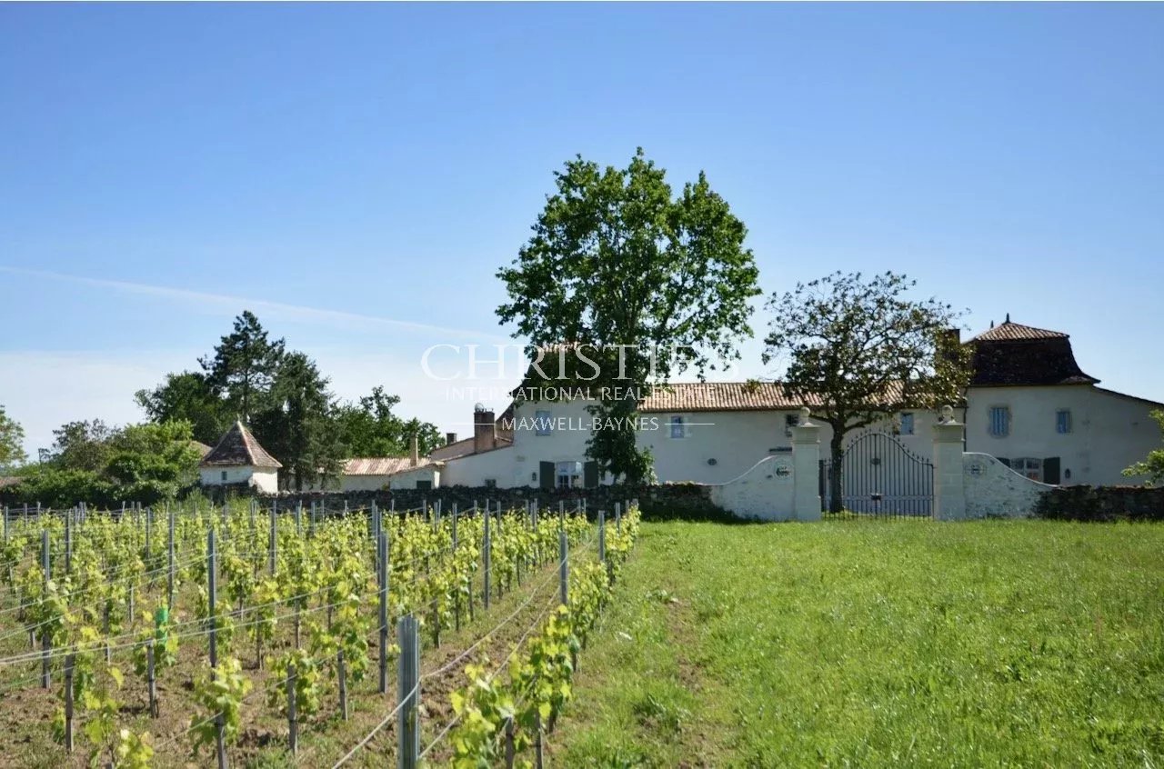 Somptueuse Chartreuse avec vignoble près de Saint-Emilion