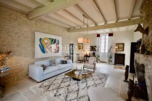 Somptueuse Chartreuse avec vignoble près de Saint-Emilion