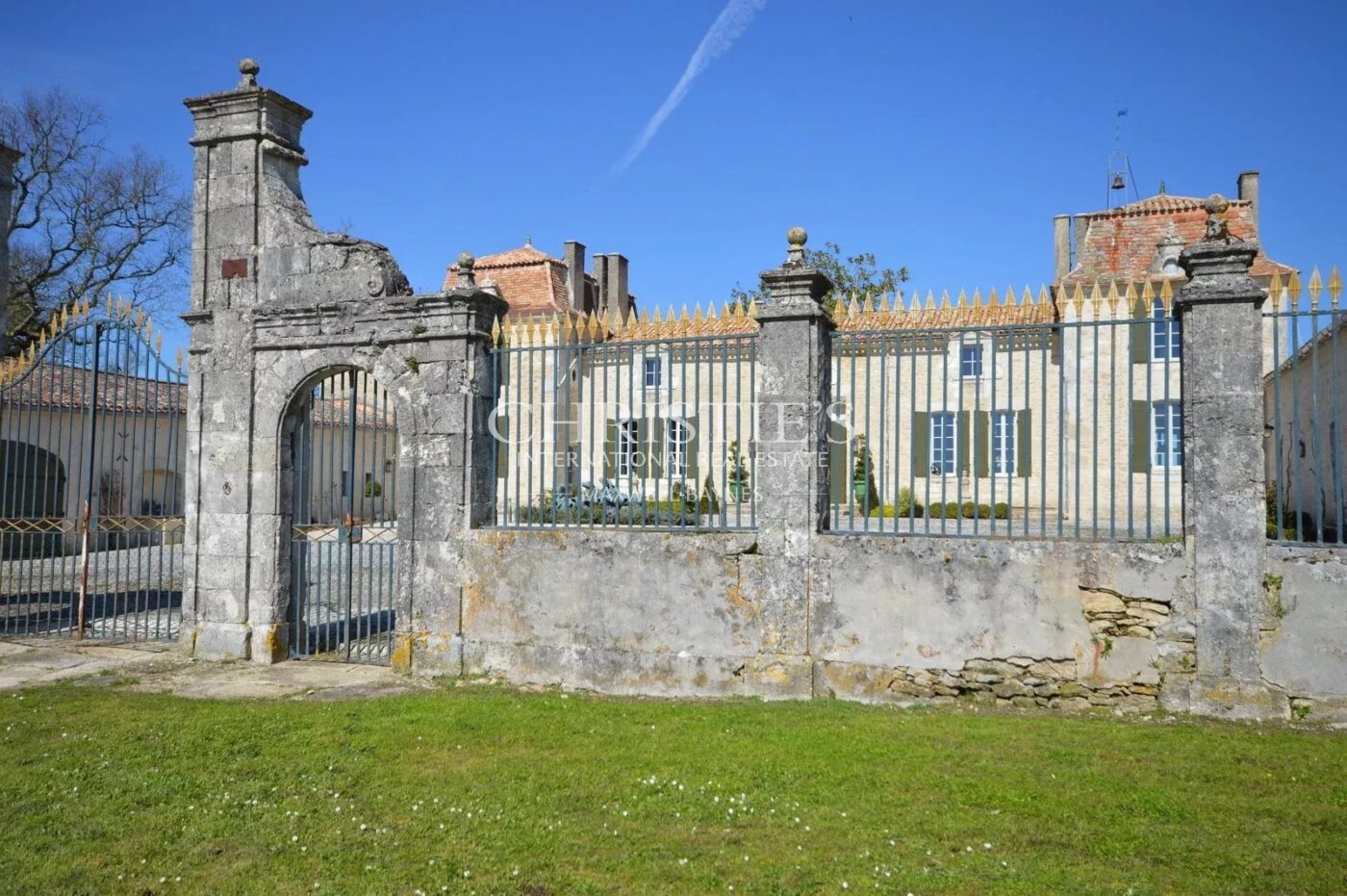 Somptueuse Chartreuse avec vignoble près de Saint-Emilion