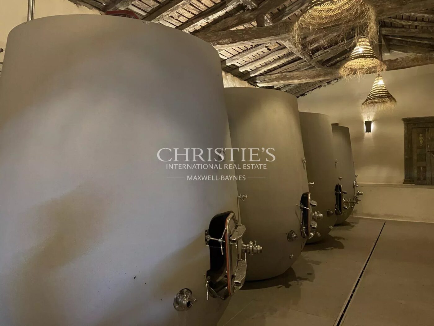 Sumptuous Chartreuse estate with vineyard near Saint-Emilion