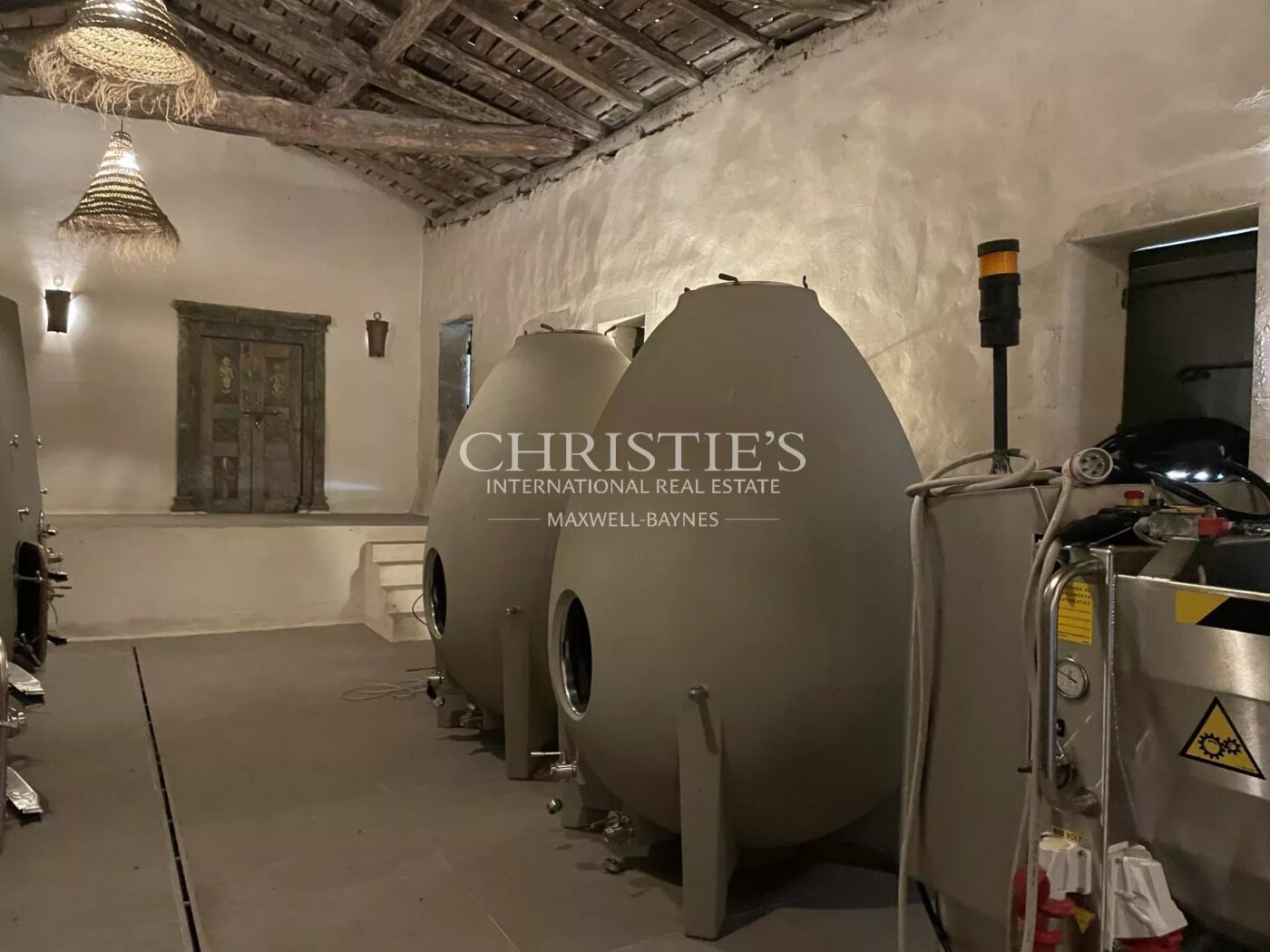 Sumptuous Chartreuse estate with vineyard near Saint-Emilion