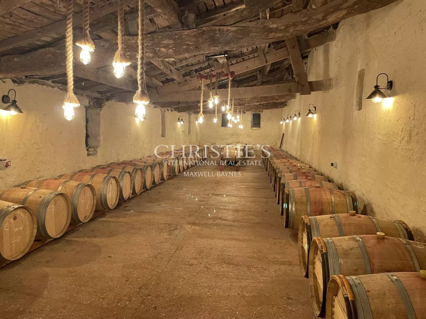 Sumptuous Chartreuse estate with vineyard near Saint-Emilion