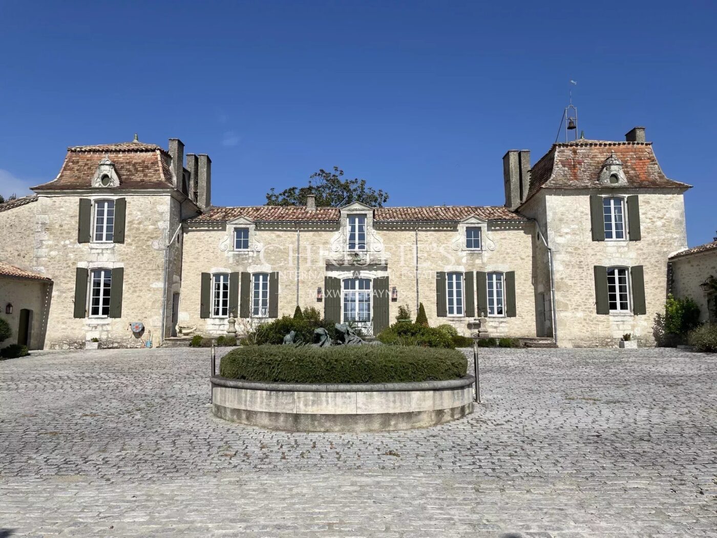 Somptueuse Chartreuse avec vignoble près de Saint-Emilion