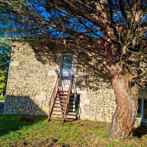 交钥匙的 9 公顷葡萄园庄园 — 有机葡萄园(仅一块),维护良好 — 房屋已翻新