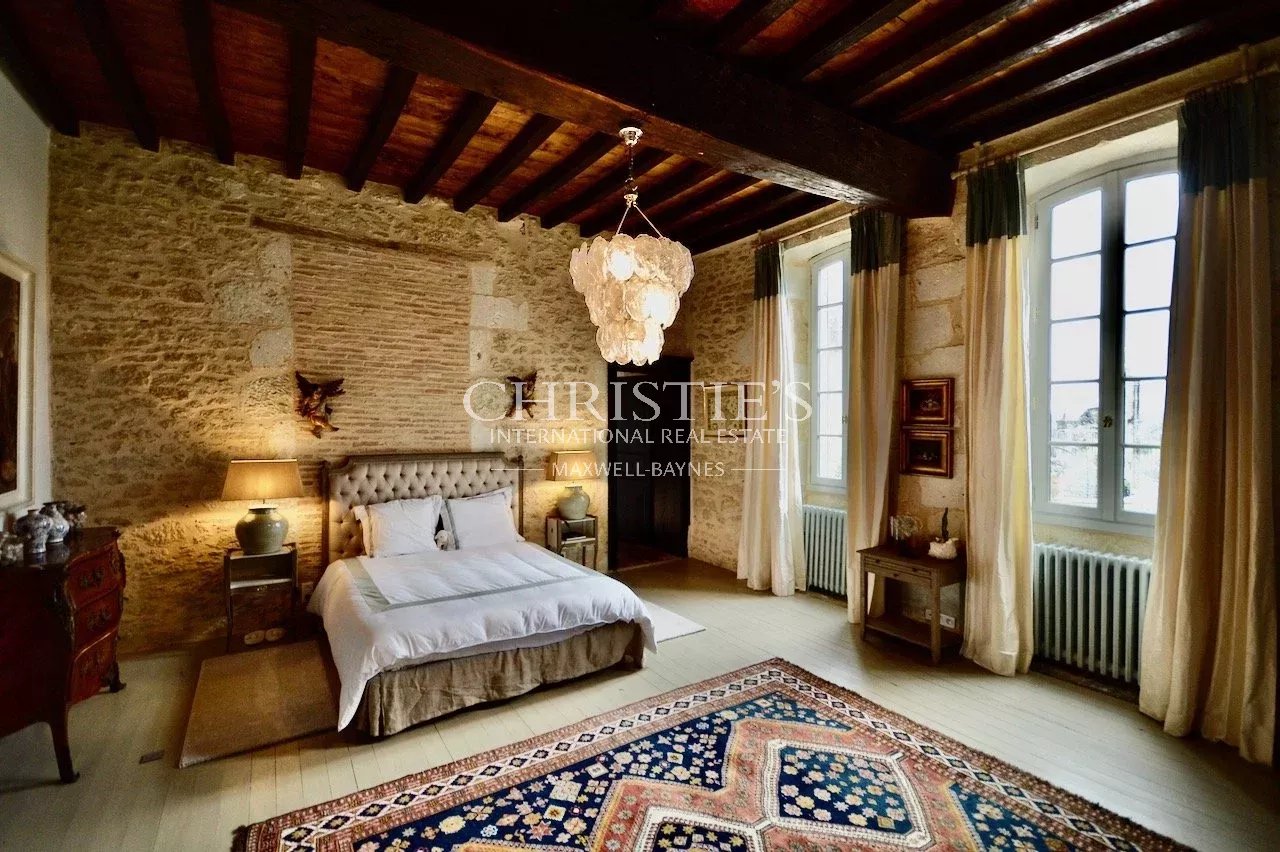 圣艾美隆附近带葡萄园的奢华庄园