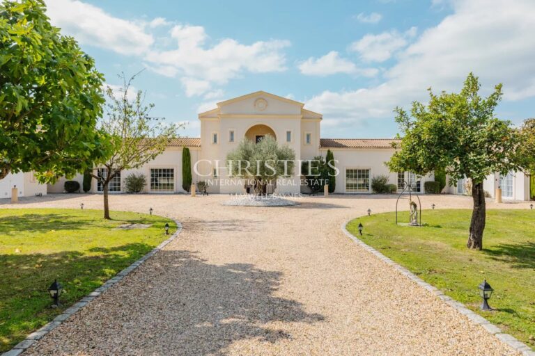 Impressionnante propriété de 6.5 ha - Vignoble en AOC Haut Médoc - Oenotourisme