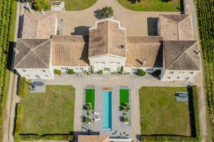 Impressionnante propriété de 6.5 ha - Vignoble en AOC Haut Médoc - Oenotourisme