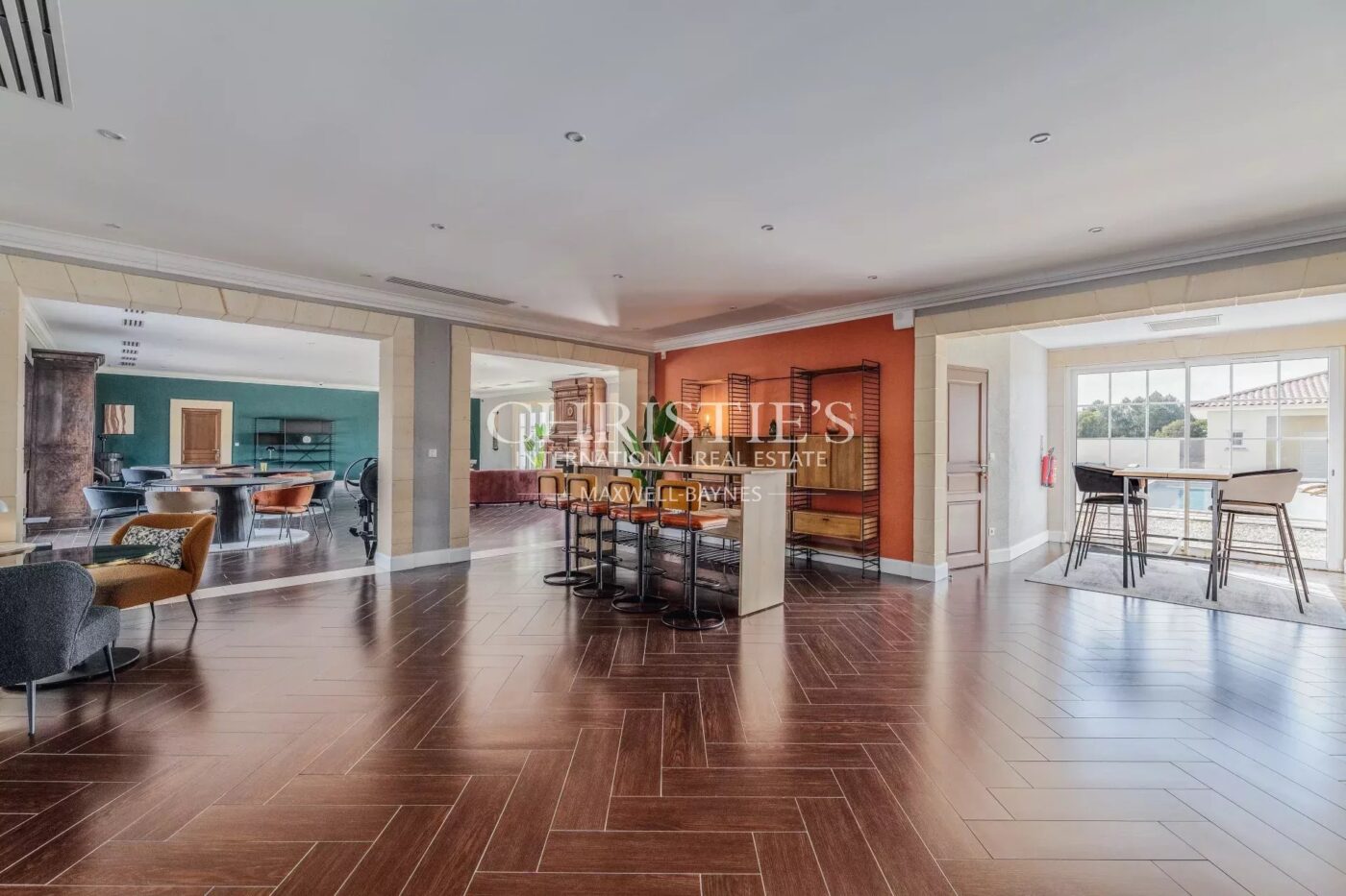 Impressionnante propriété de 6.5 ha - Vignoble en AOC Haut Médoc - Oenotourisme