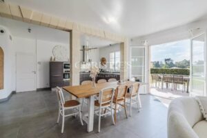 Impressionnante propriété de 6.5 ha - Vignoble en AOC Haut Médoc - Oenotourisme