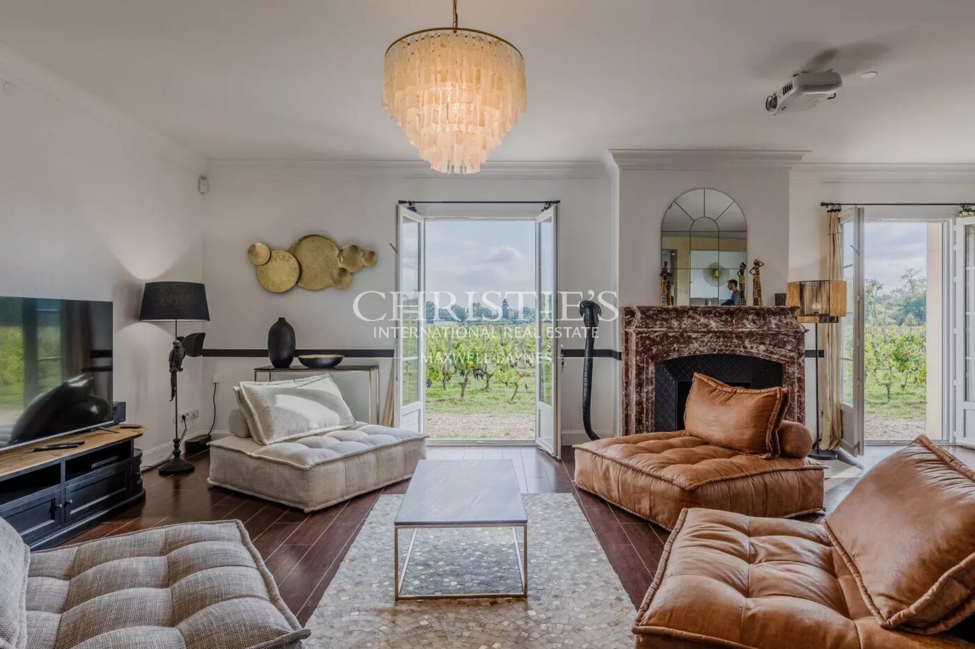 Impressionnante propriété de 6.5 ha - Vignoble en AOC Haut Médoc - Oenotourisme