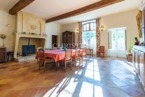 Near Saint-Emilion - Exceptional vineyard estate comprising a historic Château surrounded by 112 ha including 25 ha of vines, park with swimming pool and tennis court