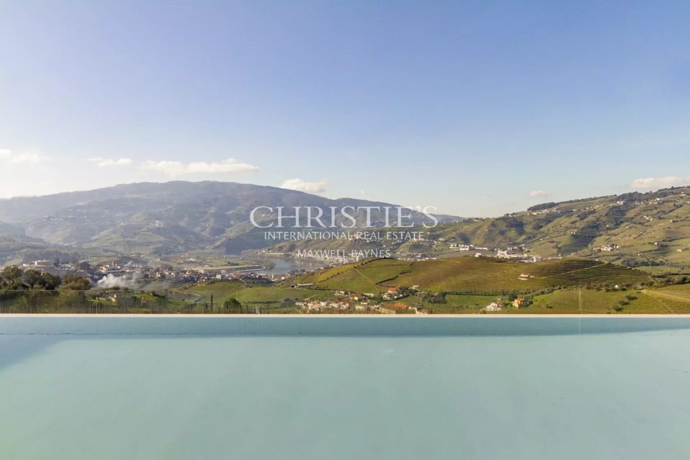 Portugal vineyard estate close to Porto - Douro Valley gem