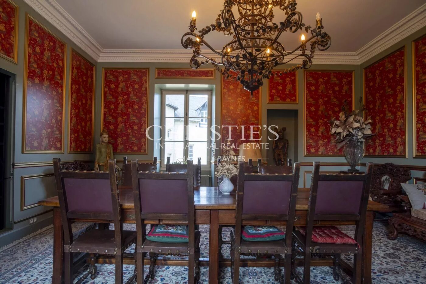 Château avec son vignoble Saumur AOC de 15Ha entre Chinon et Saumur