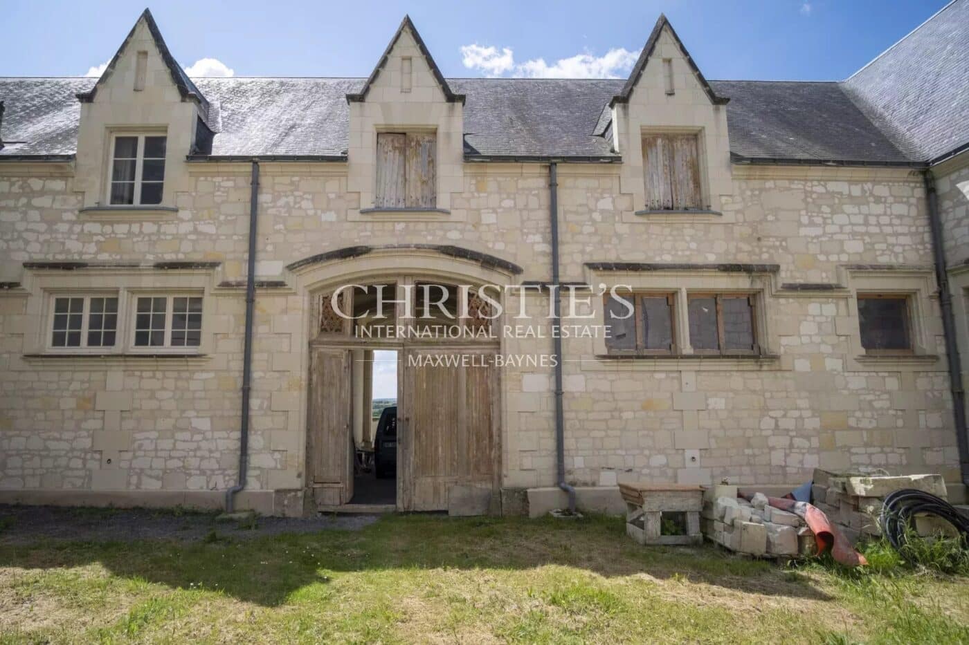 Château avec son vignoble Saumur AOC de 15Ha entre Chinon et Saumur